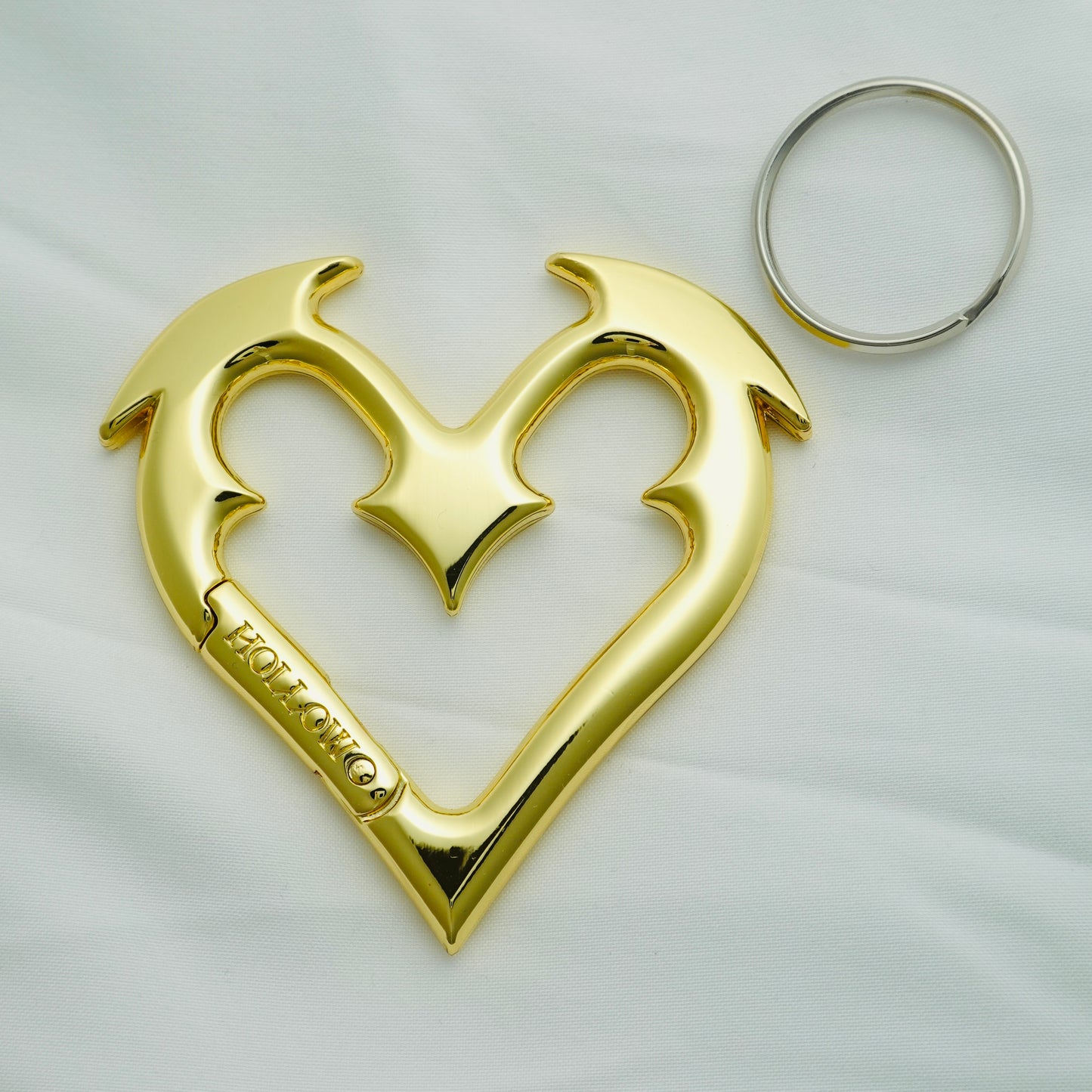 HEARTBREAKER CARABINER